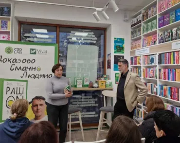 Дев’ять міст, сотні гостей й десятки глибоких розмов про свідоме харчування: завершився промо-тур книги Віктора Досенка “РаціON”